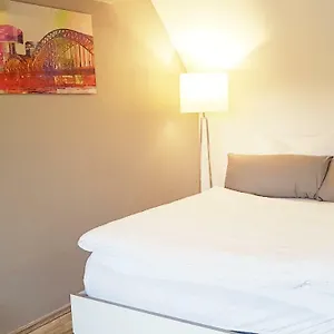  Apartment Zwei Schicke Mit Parkplatz Germany